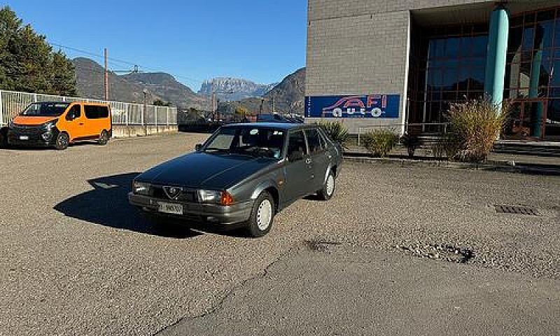 Alfa Romeo 75 1.6...