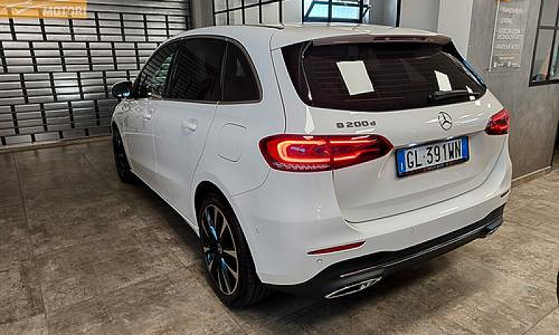 Mercedes-Benz B 200 ...
