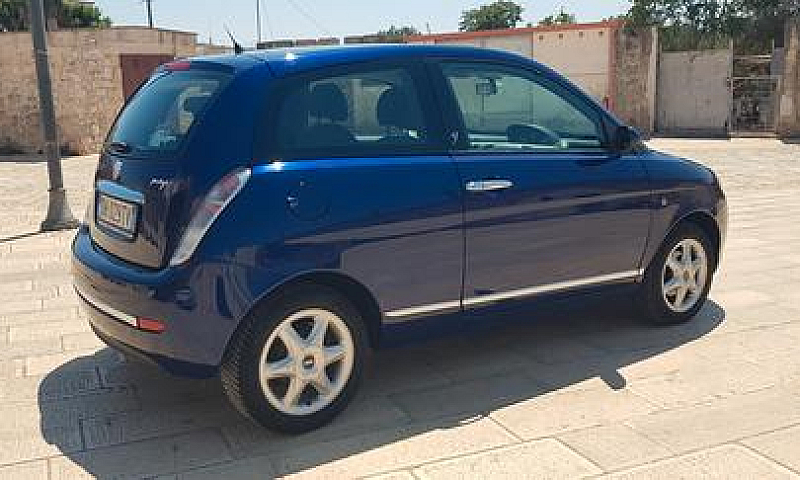 Lancia Ypsilon 1.3 M...