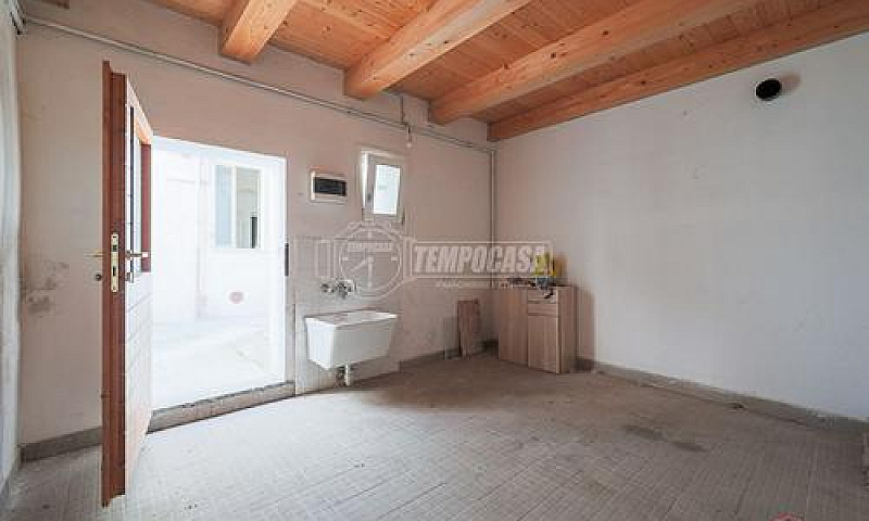 Trilocale Al Piano T...