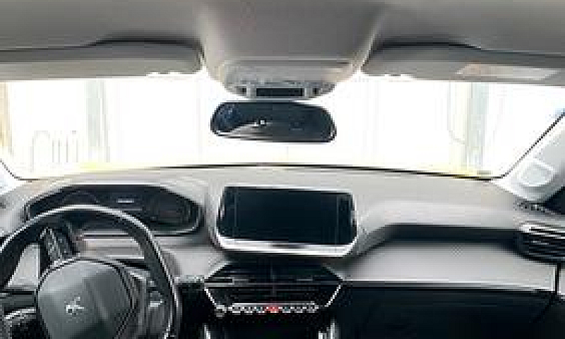 Peugeot 208 Full...