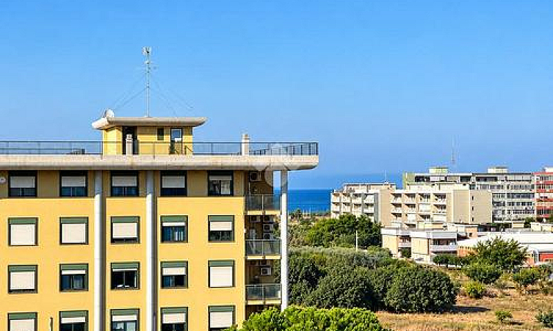 5 Locali A Bari...