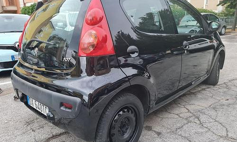 Peugeot 107 1.0 68Cv...