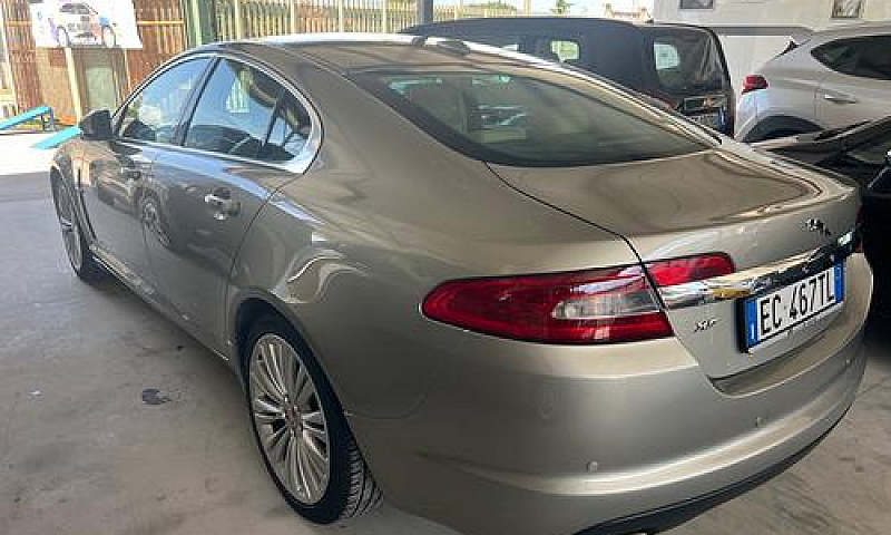 Jaguar Xf 3.0 D V6 P...
