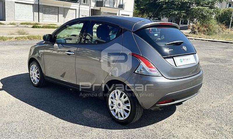 Lancia Ypsilon 1.3 M...