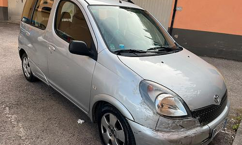 Yaris Verso 1300...