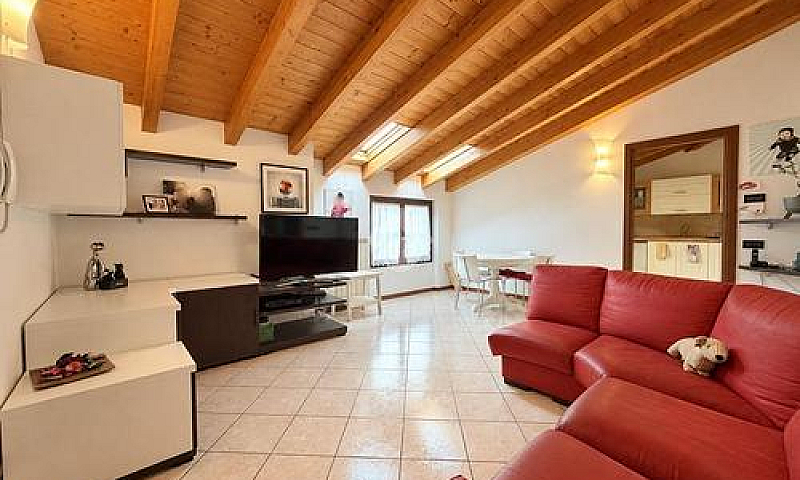 3 Locali A Caronno P...