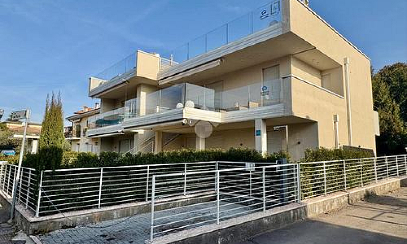3 Locali A Bardolino...