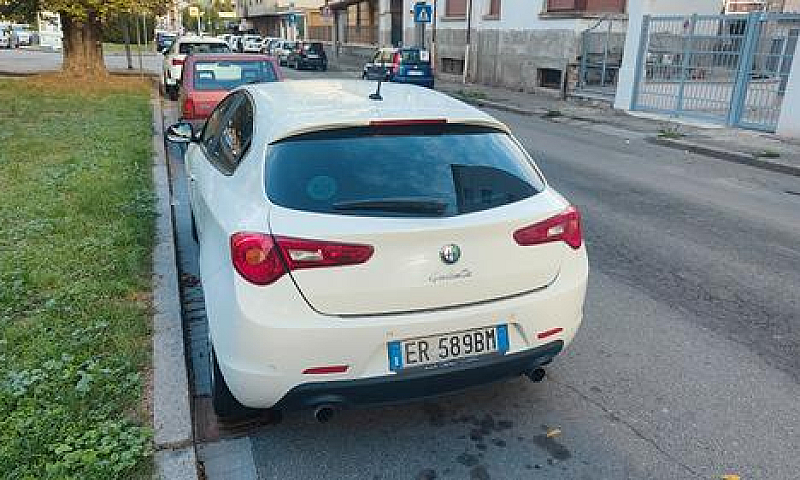 Alfa Romeo Giulietta...