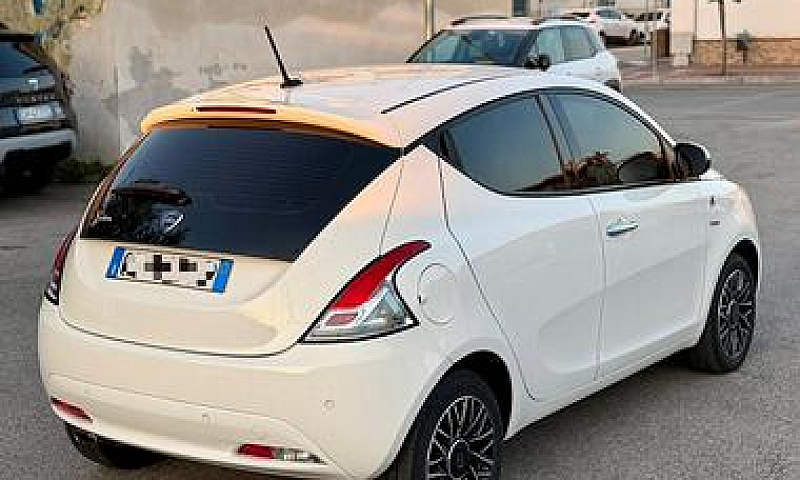 Lancia Ypsilon 1.2 G...