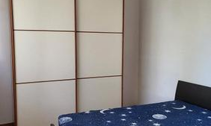 Bilocale Via Venosta...