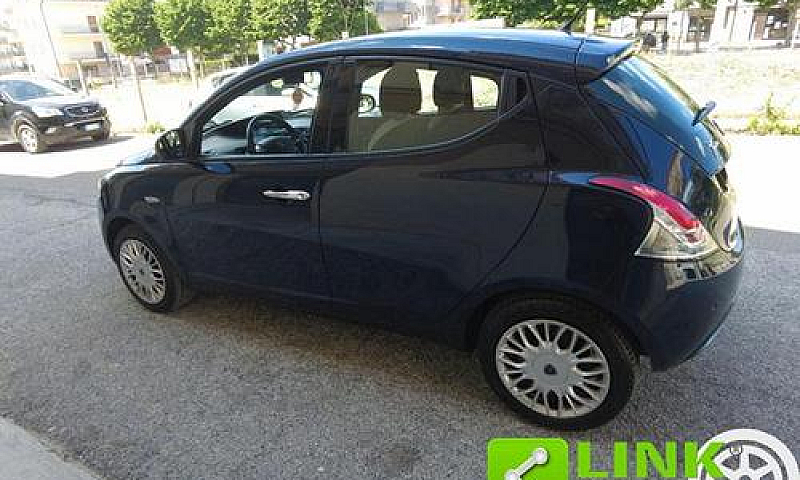 Lancia Ypsilon 1.2 6...