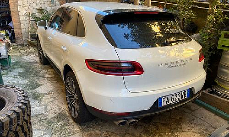 Porsche Macan - 2015...