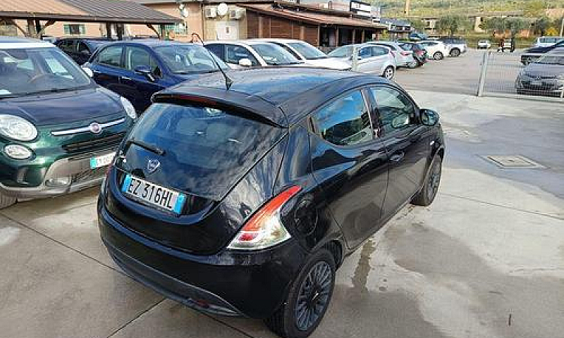 Lancia Ypsilon 1.2Gp...