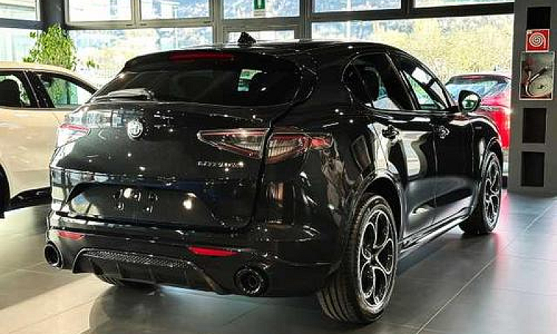 Alfa Romeo Stelvio 2...