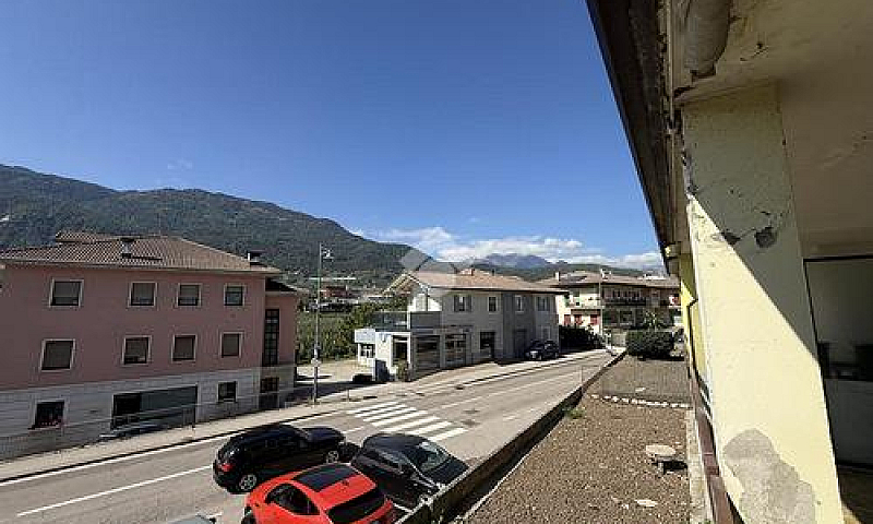 4 Locali A Cles...
