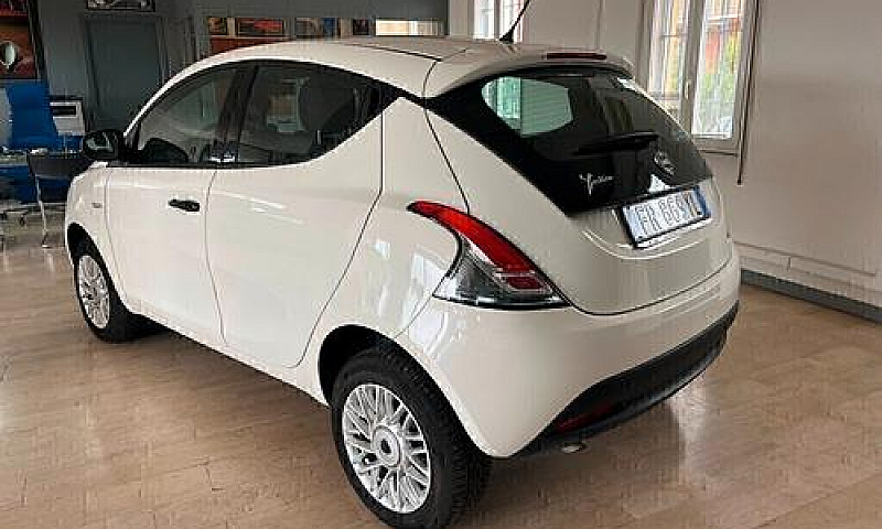 Lancia Ypsilon 0.9 T...