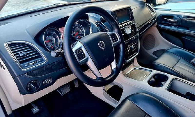 Lancia Voyager 2.8L ...