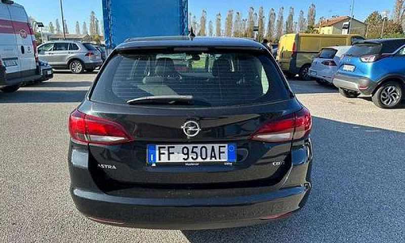 Opel Astra Sports To...