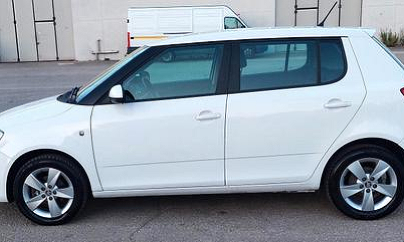 Skoda Fabia 1.2-Unic...