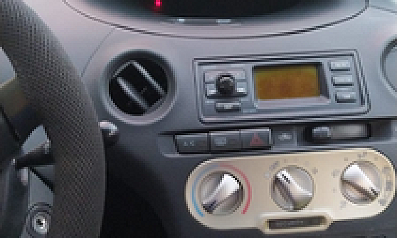 Yaris 1.0 5 Porte - ...