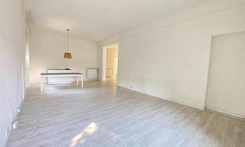 Viale Venezia: Appar...
