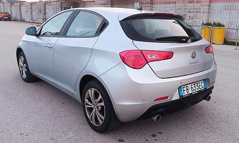 Alfa Romeo Giulietta...