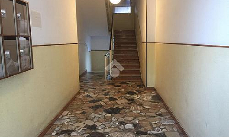 3 Locali A Parma...