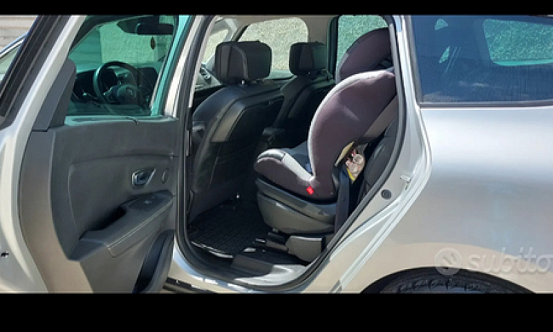 Renault Grand Scenic...
