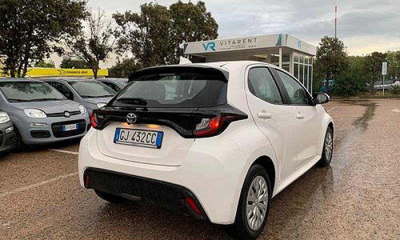Toyota Yaris 1.0 5 P...