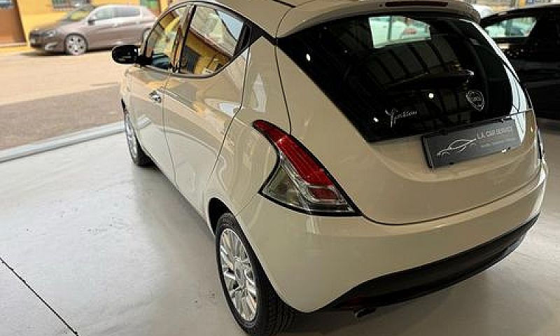 Lancia Ypsilon 1.3 M...