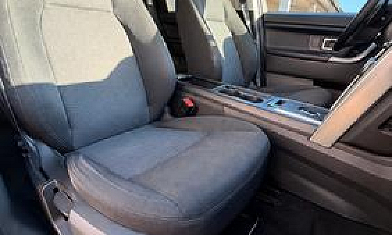 Land Rover Discovery...