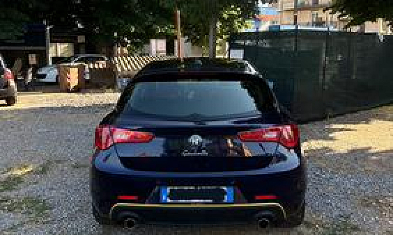 Alfa Romeo Giulietta...