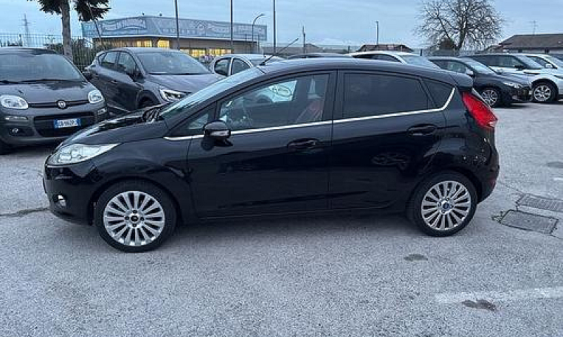 Ford Fiesta 1.2 82 C...