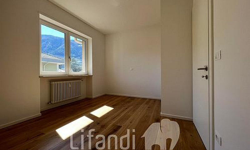 Merano, Bilocale Ris...