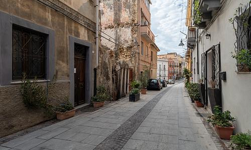Via Piccioni - Con I...