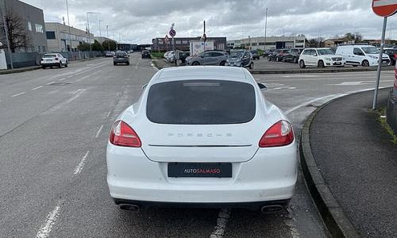 Porsche Panamera 3.0...