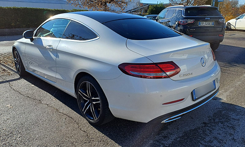 Mercedes C250D Premi...