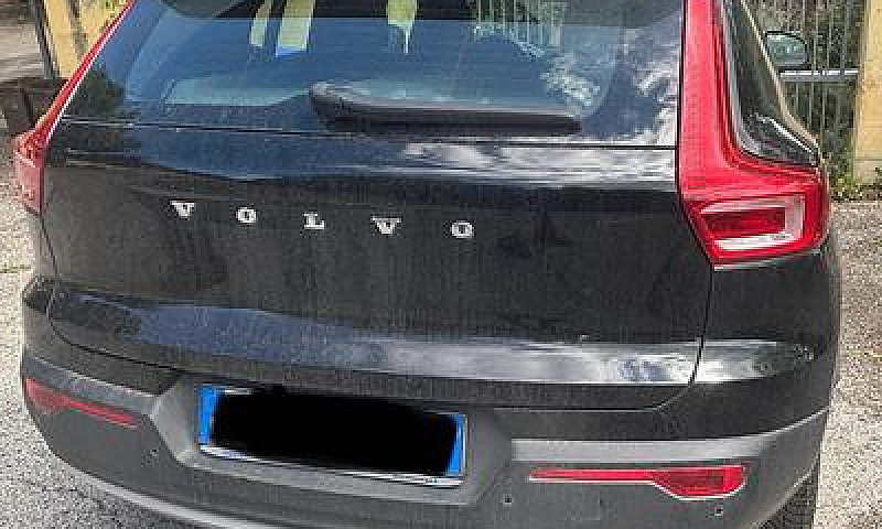 Auto Volvo Xc40...