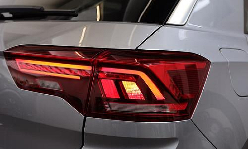 Volkswagen T-Roc 1.5...