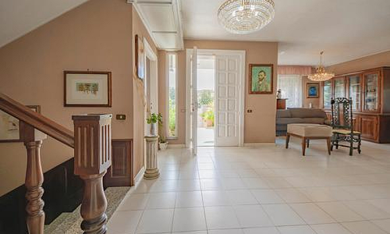 Villa Zona Borgata S...