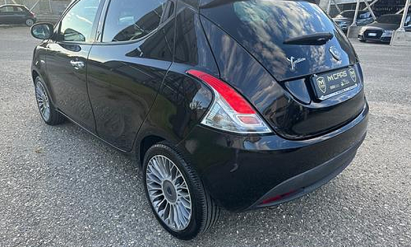 Lancia Ypsilon 1.3 M...