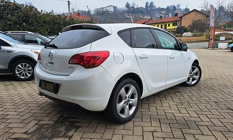 Opel Astra 1.4 Turbo...