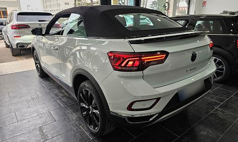 Volkswagen T-Roc Cab...