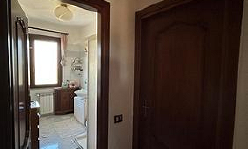 Villa Con Ampio Giar...