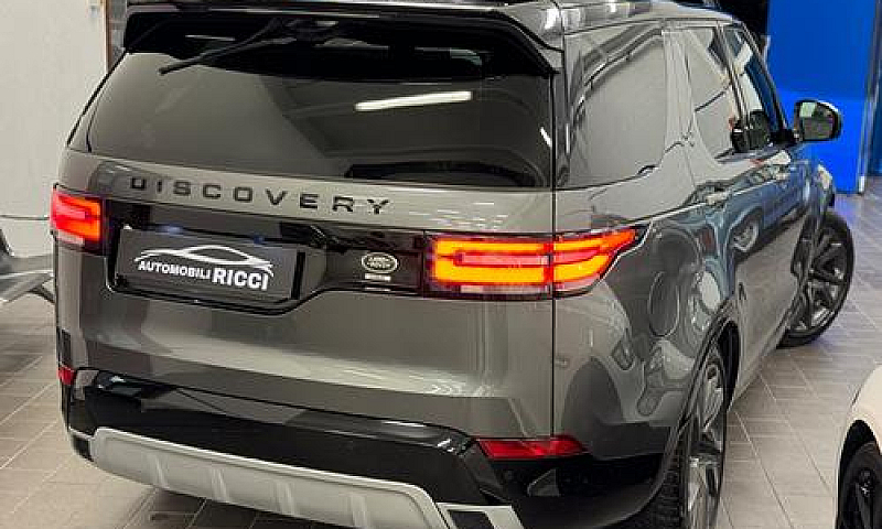 Land Rover Discovery...