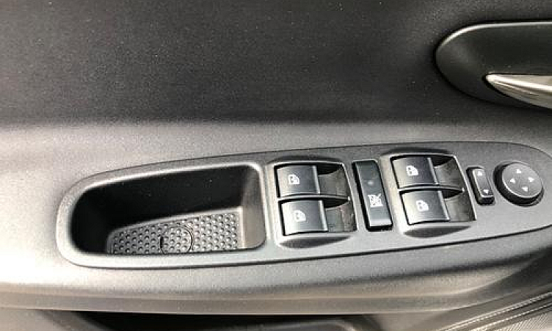 Lancia Ypsilon 1.2 6...