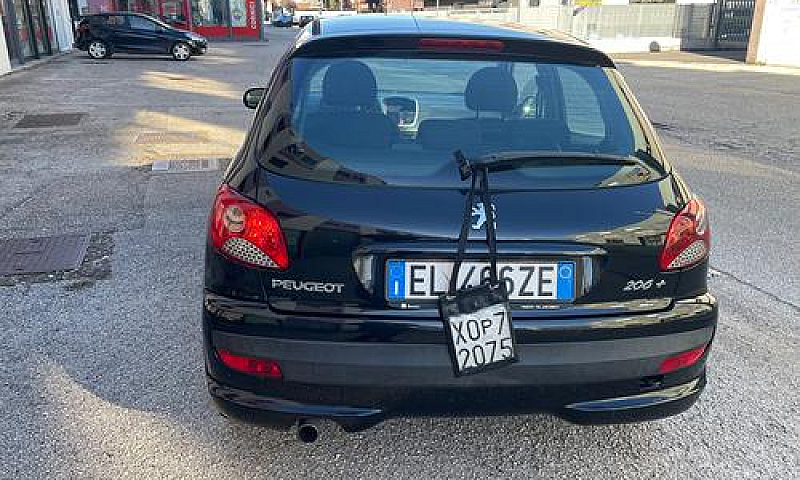 Peugeot 206 Plus 1.1...