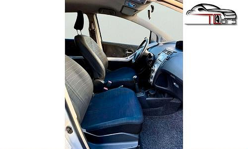 Toyota Yaris 1.3 - G...