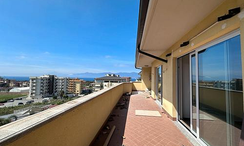 Attico Vista Mare Zo...